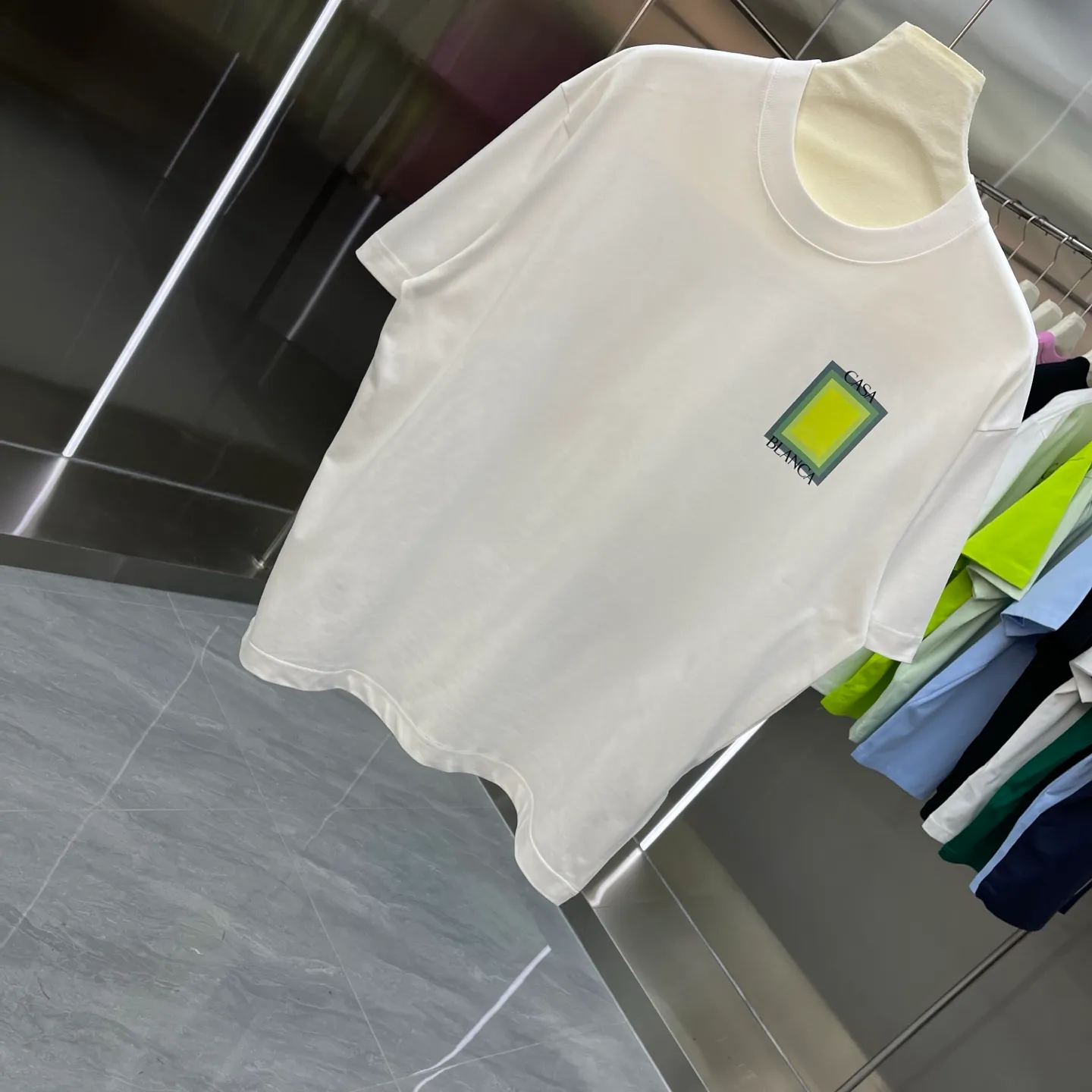 New Arrival Casablanca Casablanca Classic Series printed short-sleeved T-shirt for celebrities. It is made of Xinjiang long-staple cotton ~ grams. The color of the fabric is custom-dyed and will not shrink or fade. It feels comfortable and has a strong texture. A must-have for fashionable men and women, the Classic drop-shoulder wide version is available exclusively in In Stock! Color: White Black Green Pink Blue (5 colors) Size: S M L XL XXL